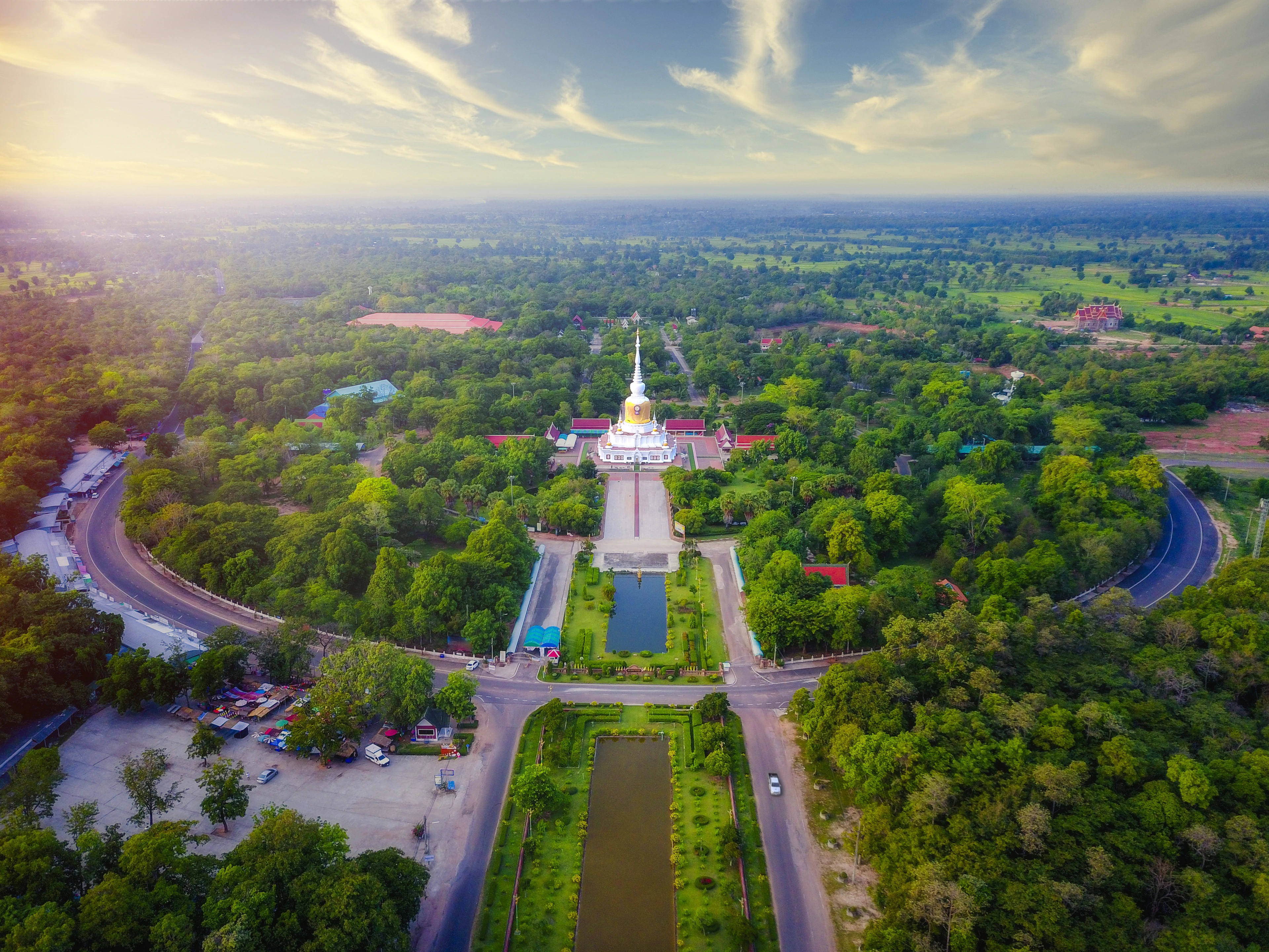 Private Khon Kaen-Maha Sarakham transfers to student dormitories, safely, 24 hours a day.