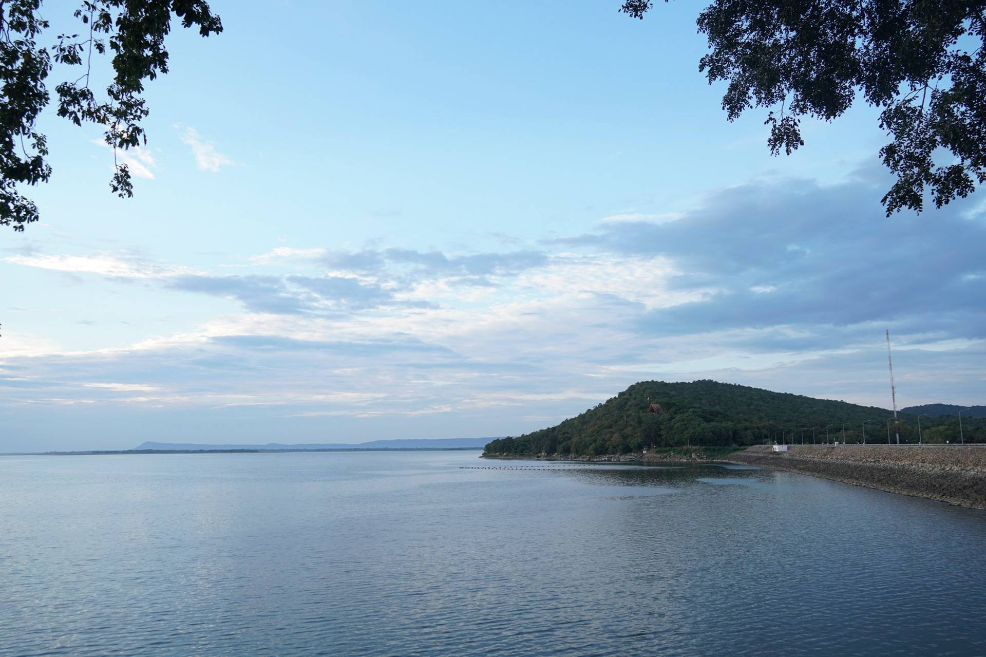 อ่างเก็บน้ำขอนแก่น เที่ยวกับรถเหมา TaxiUbr