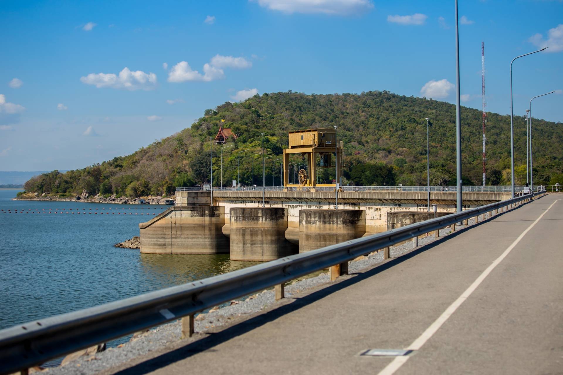 ทัศนียภาพขอนแก่น รถรับจ้างพร้อมคนขับอีสาน