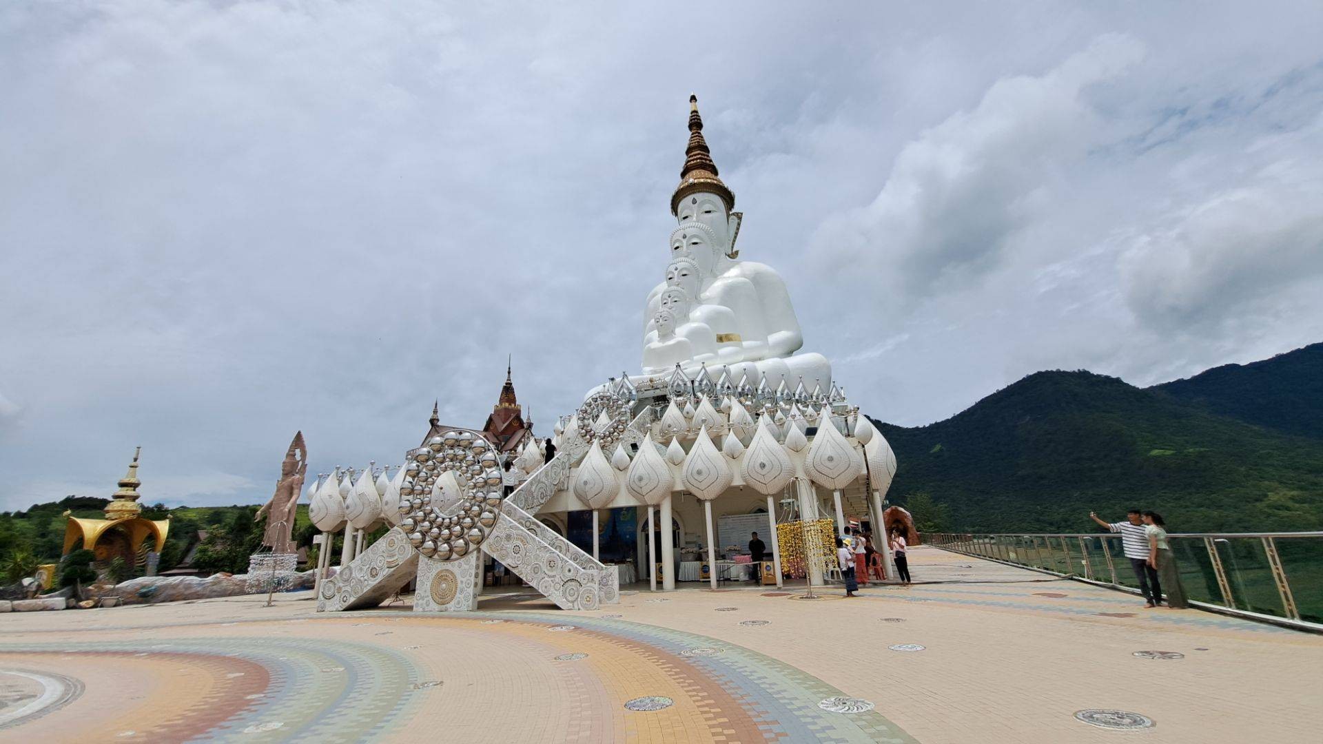 วัดผาซ่อนแก้ว - สวย ตราตรึงใจ ต้องมา